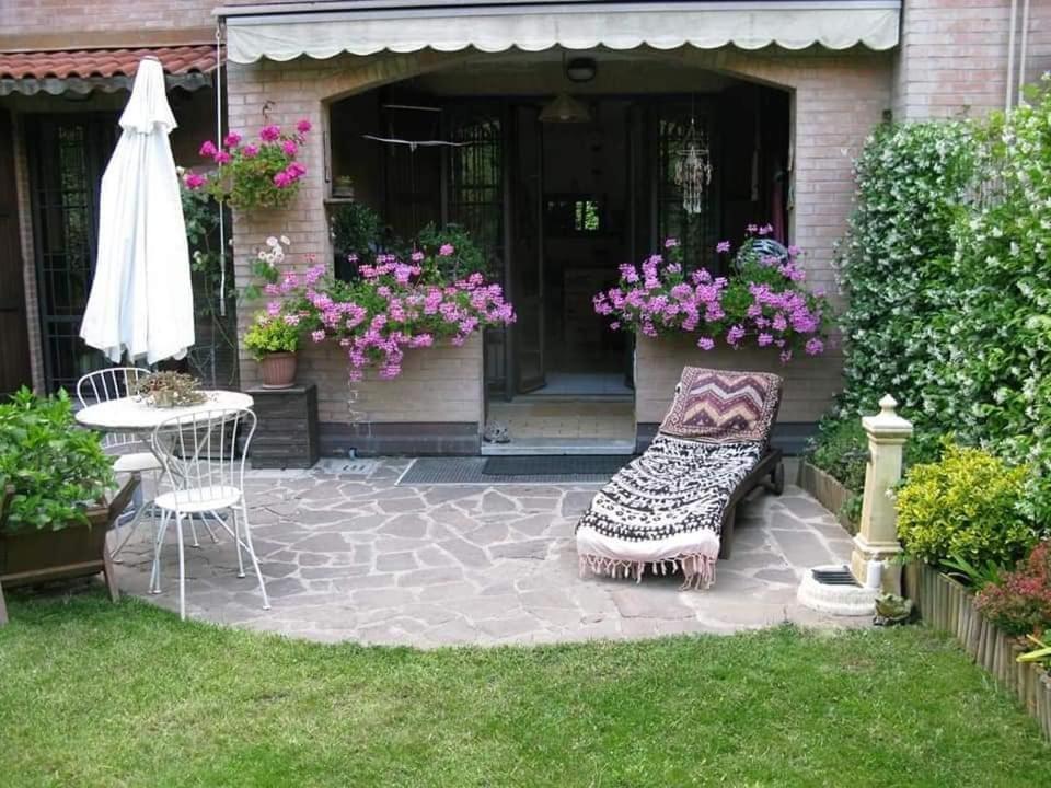 Casa Vacanze Viaggi Dipinti มอนเตเรนซิโอ ภายนอก รูปภาพ