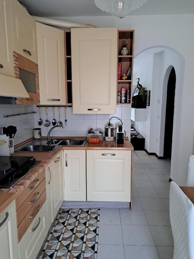 Casa Vacanze Viaggi Dipinti มอนเตเรนซิโอ ภายนอก รูปภาพ
