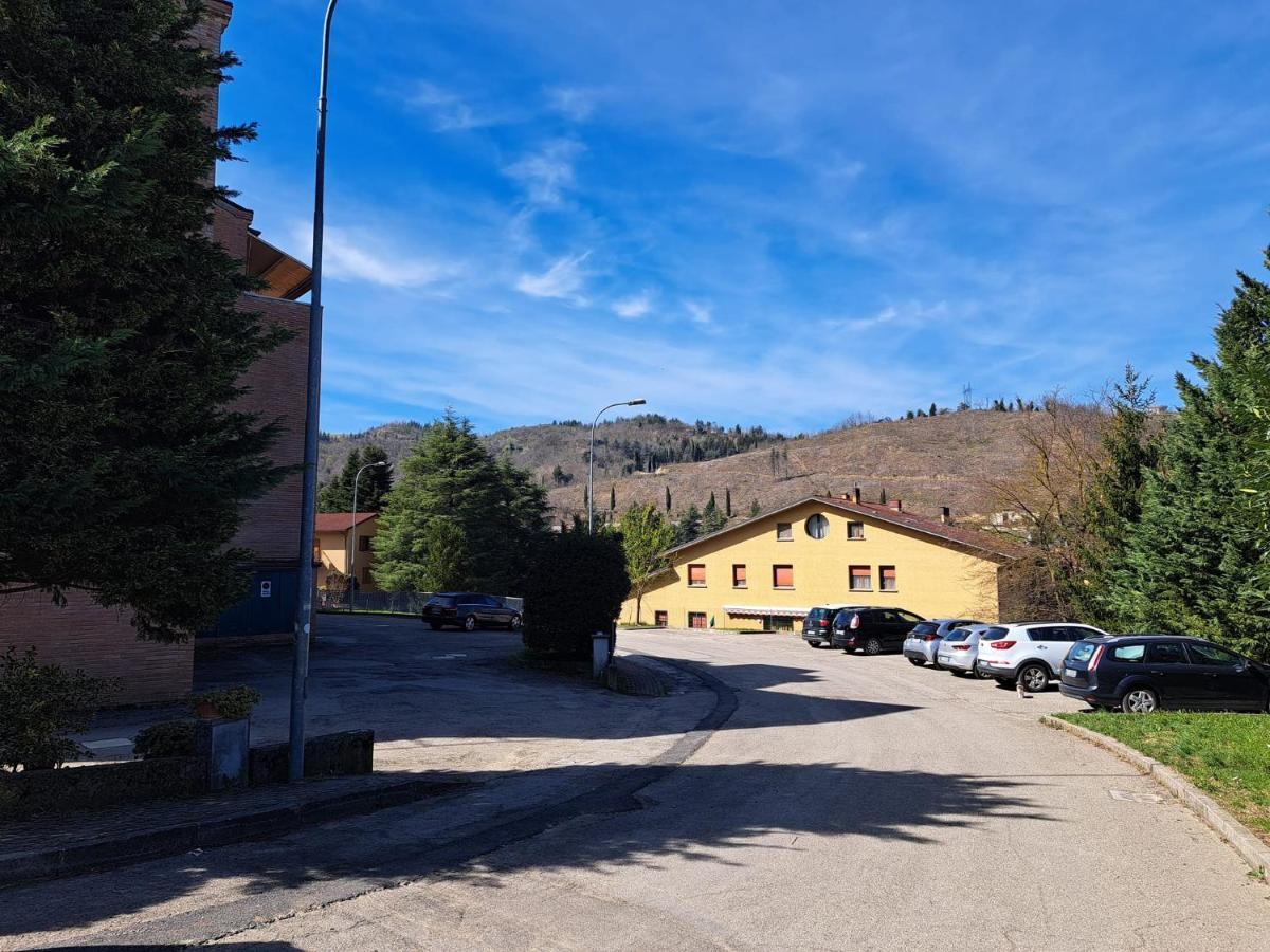 Casa Vacanze Viaggi Dipinti มอนเตเรนซิโอ ภายนอก รูปภาพ