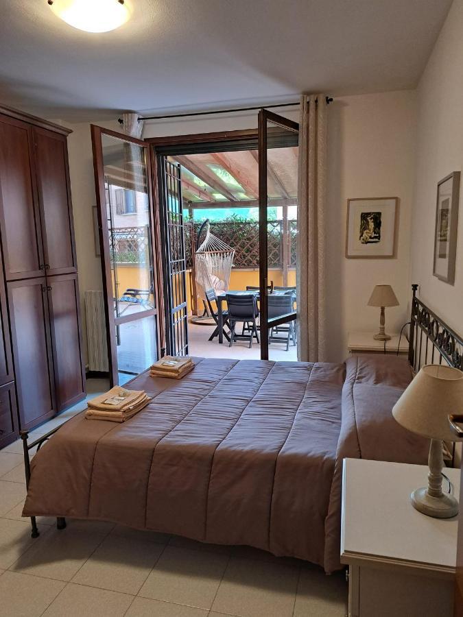 Casa Vacanze Viaggi Dipinti มอนเตเรนซิโอ ภายนอก รูปภาพ