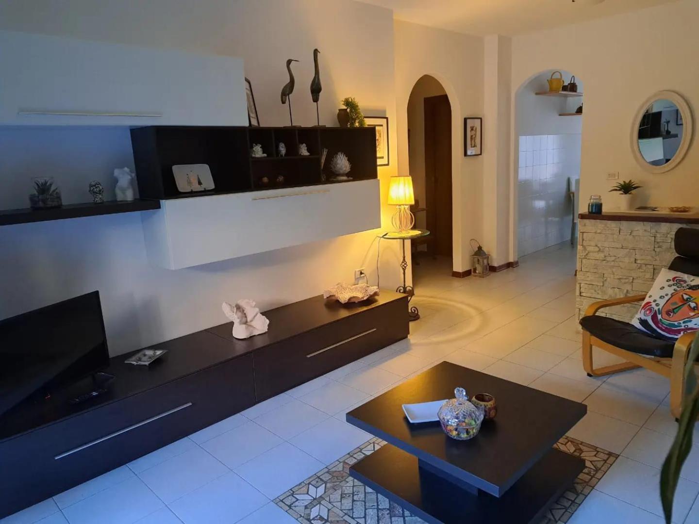 Casa Vacanze Viaggi Dipinti มอนเตเรนซิโอ ภายนอก รูปภาพ