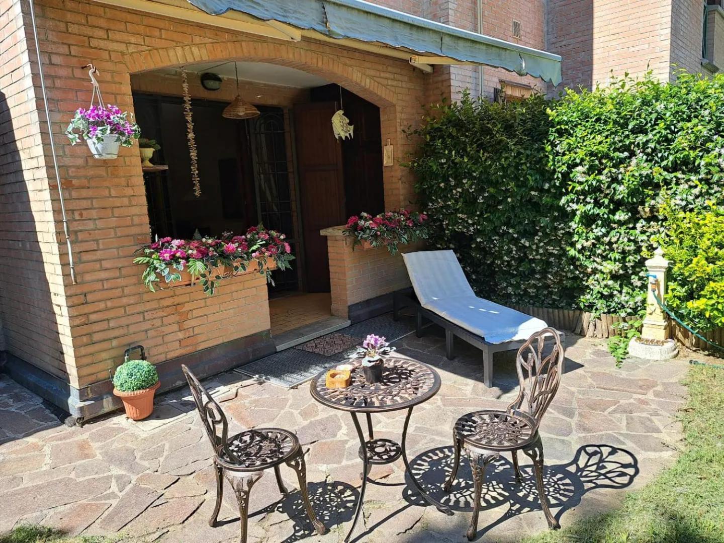 Casa Vacanze Viaggi Dipinti มอนเตเรนซิโอ ภายนอก รูปภาพ