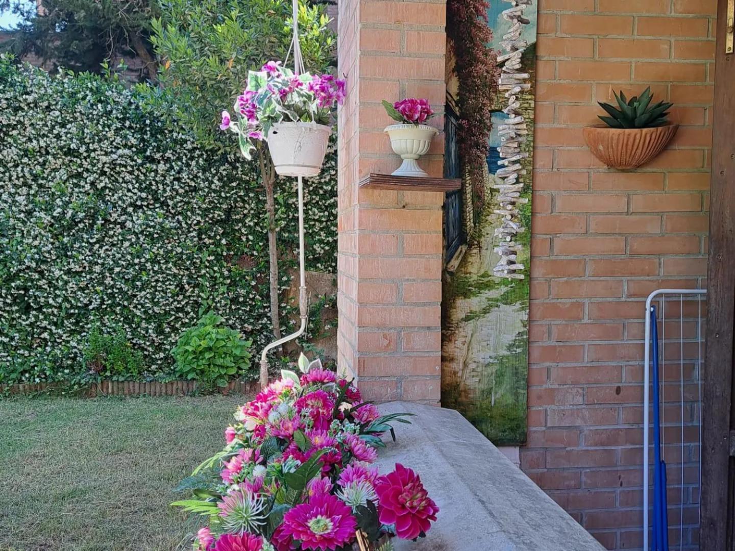 Casa Vacanze Viaggi Dipinti มอนเตเรนซิโอ ภายนอก รูปภาพ