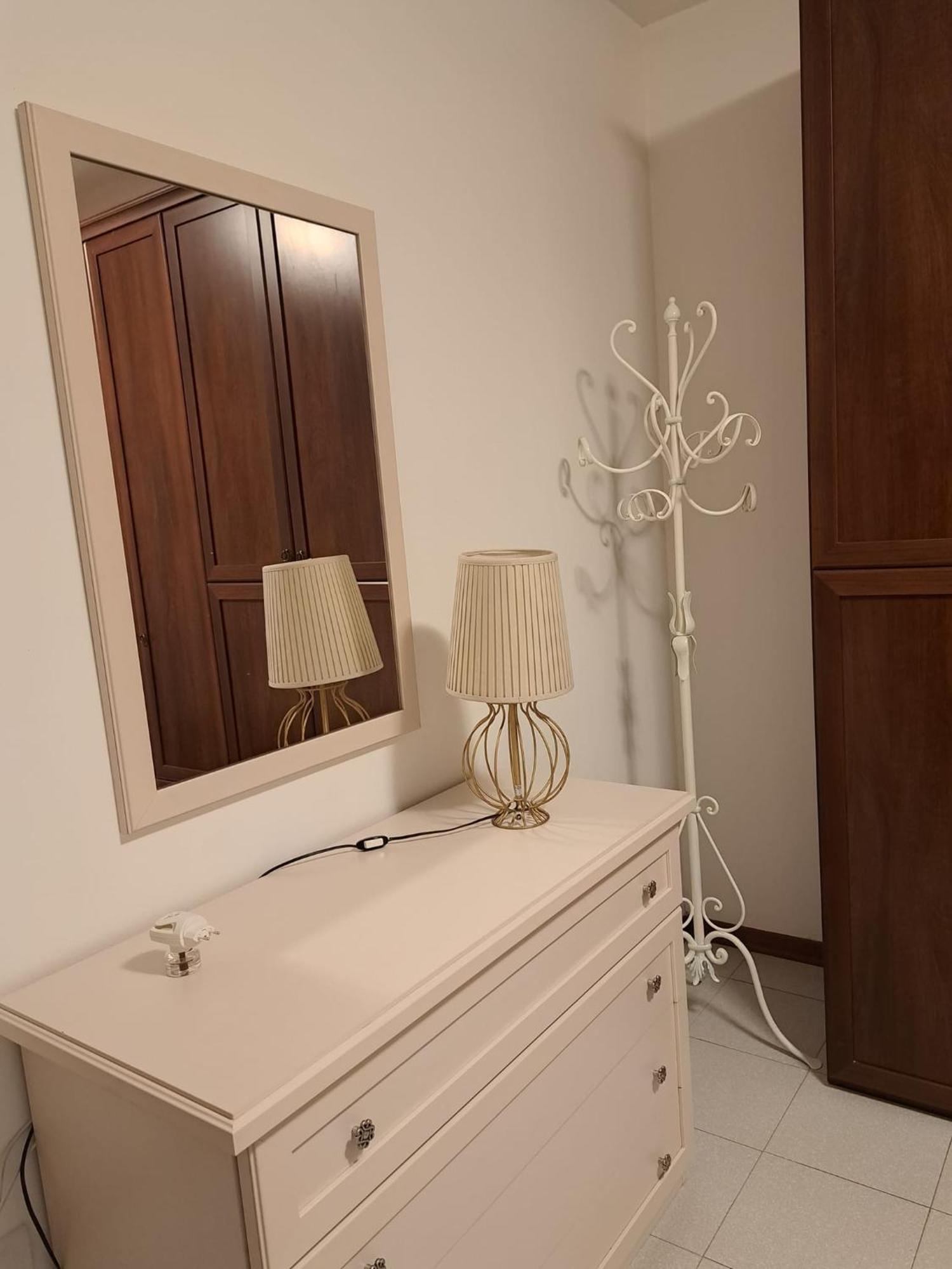 Casa Vacanze Viaggi Dipinti มอนเตเรนซิโอ ภายนอก รูปภาพ