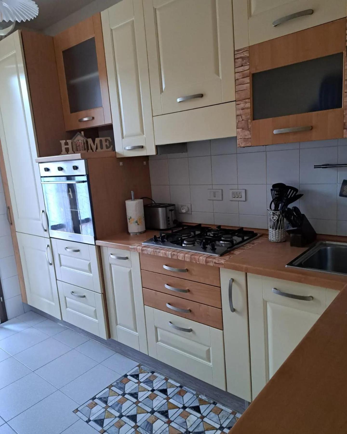 Casa Vacanze Viaggi Dipinti มอนเตเรนซิโอ ภายนอก รูปภาพ