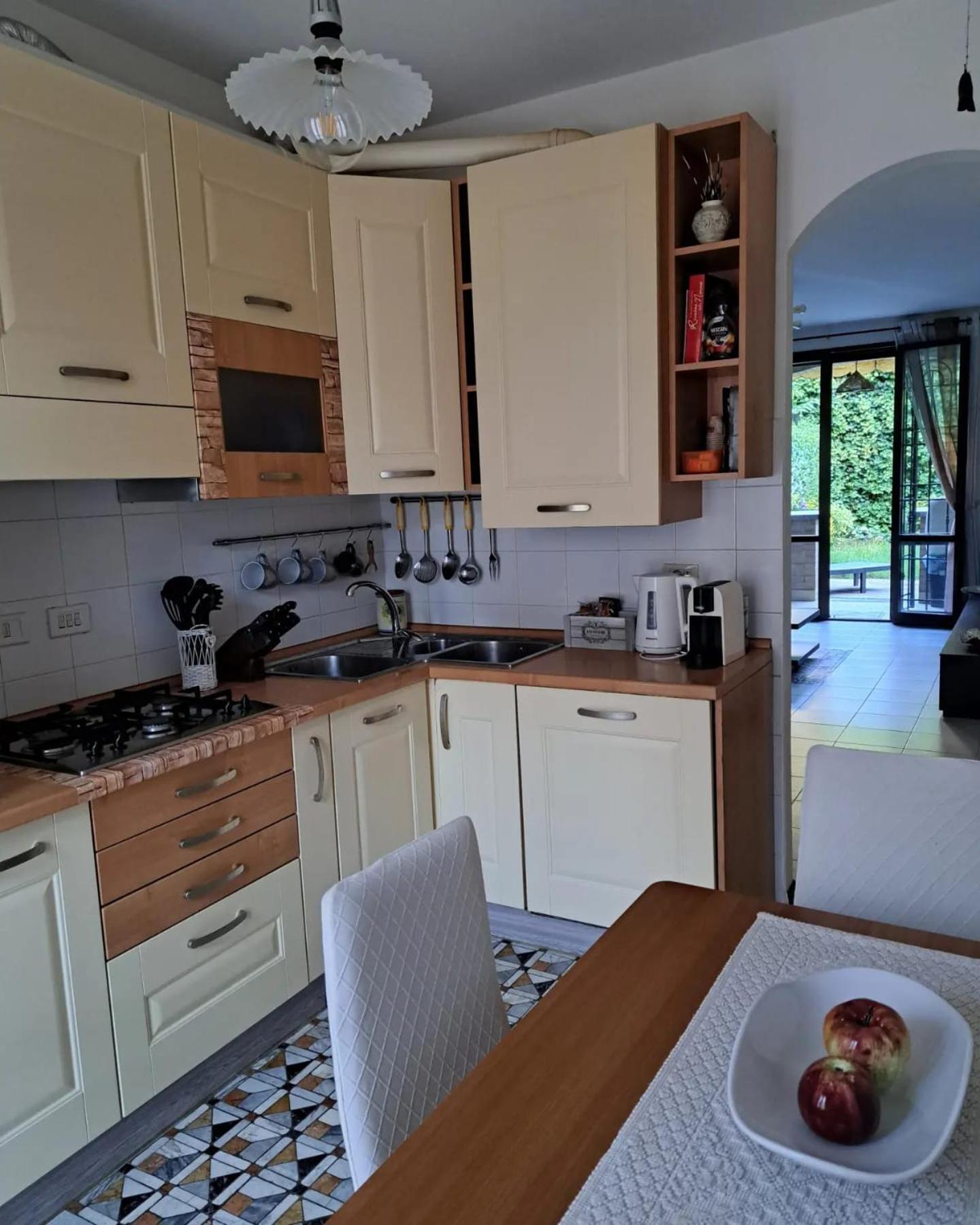 Casa Vacanze Viaggi Dipinti มอนเตเรนซิโอ ภายนอก รูปภาพ