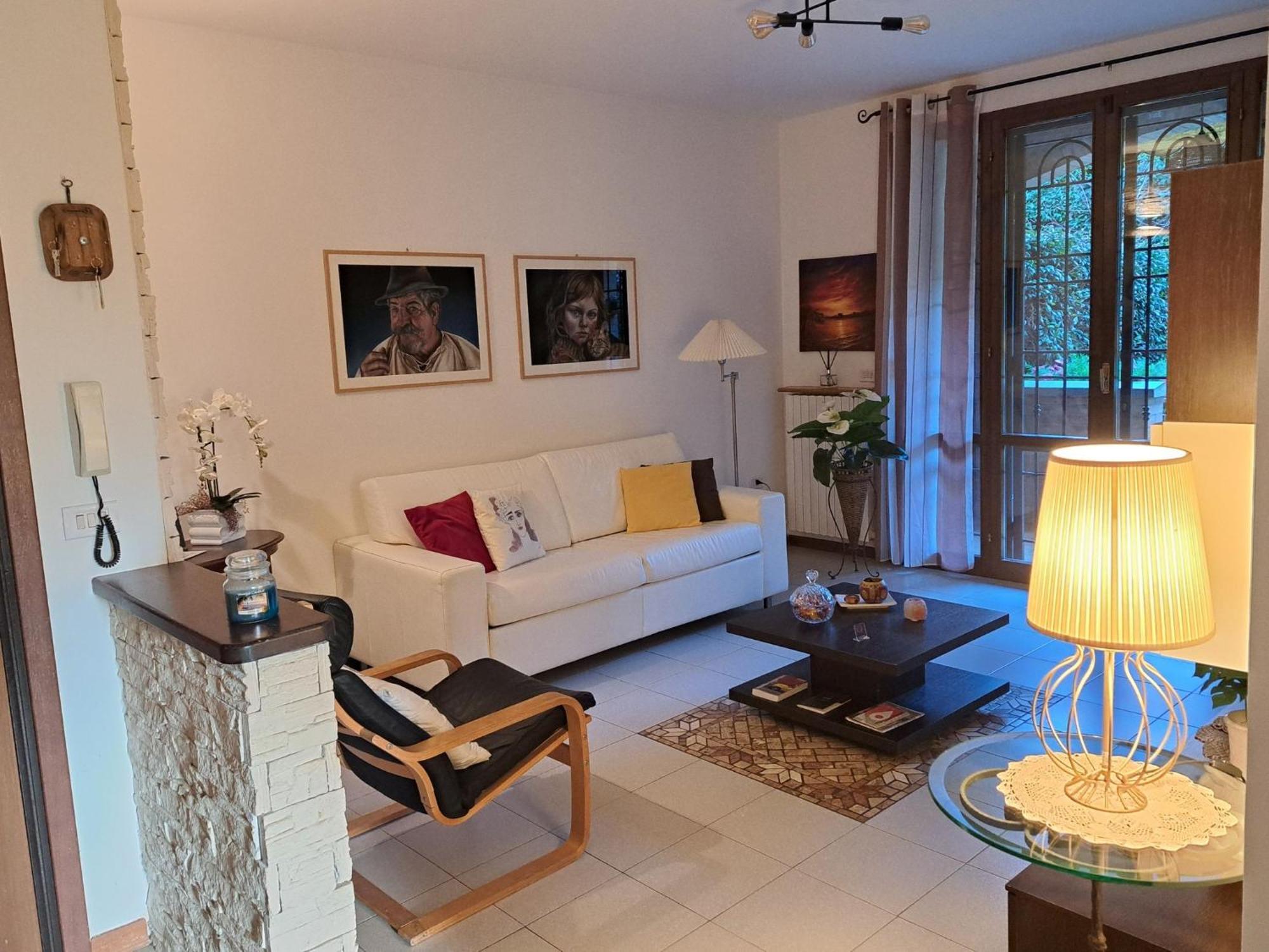 Casa Vacanze Viaggi Dipinti มอนเตเรนซิโอ ภายนอก รูปภาพ