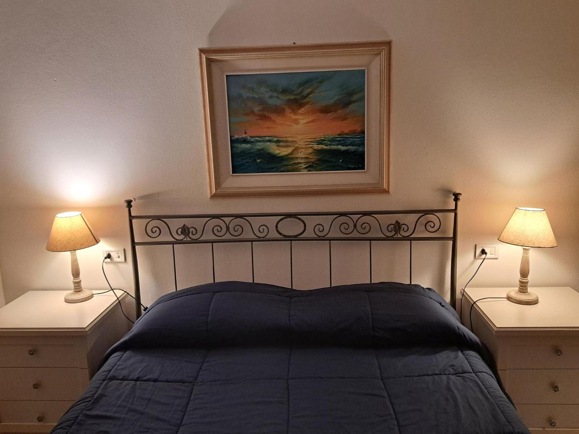 Casa Vacanze Viaggi Dipinti มอนเตเรนซิโอ ภายนอก รูปภาพ