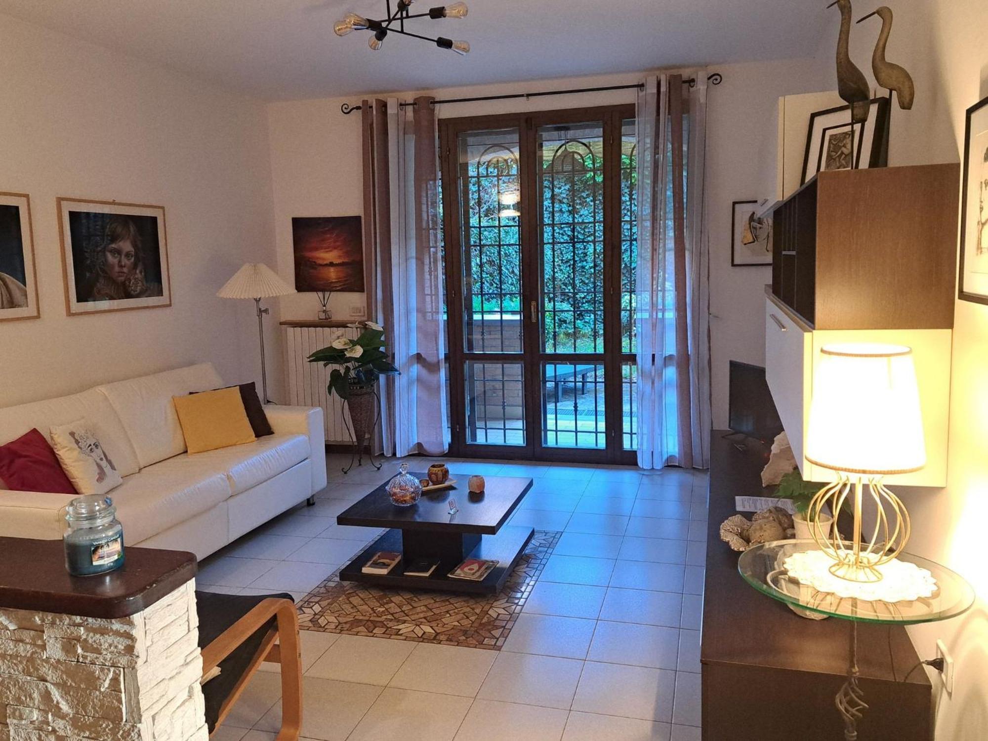 Casa Vacanze Viaggi Dipinti มอนเตเรนซิโอ ภายนอก รูปภาพ