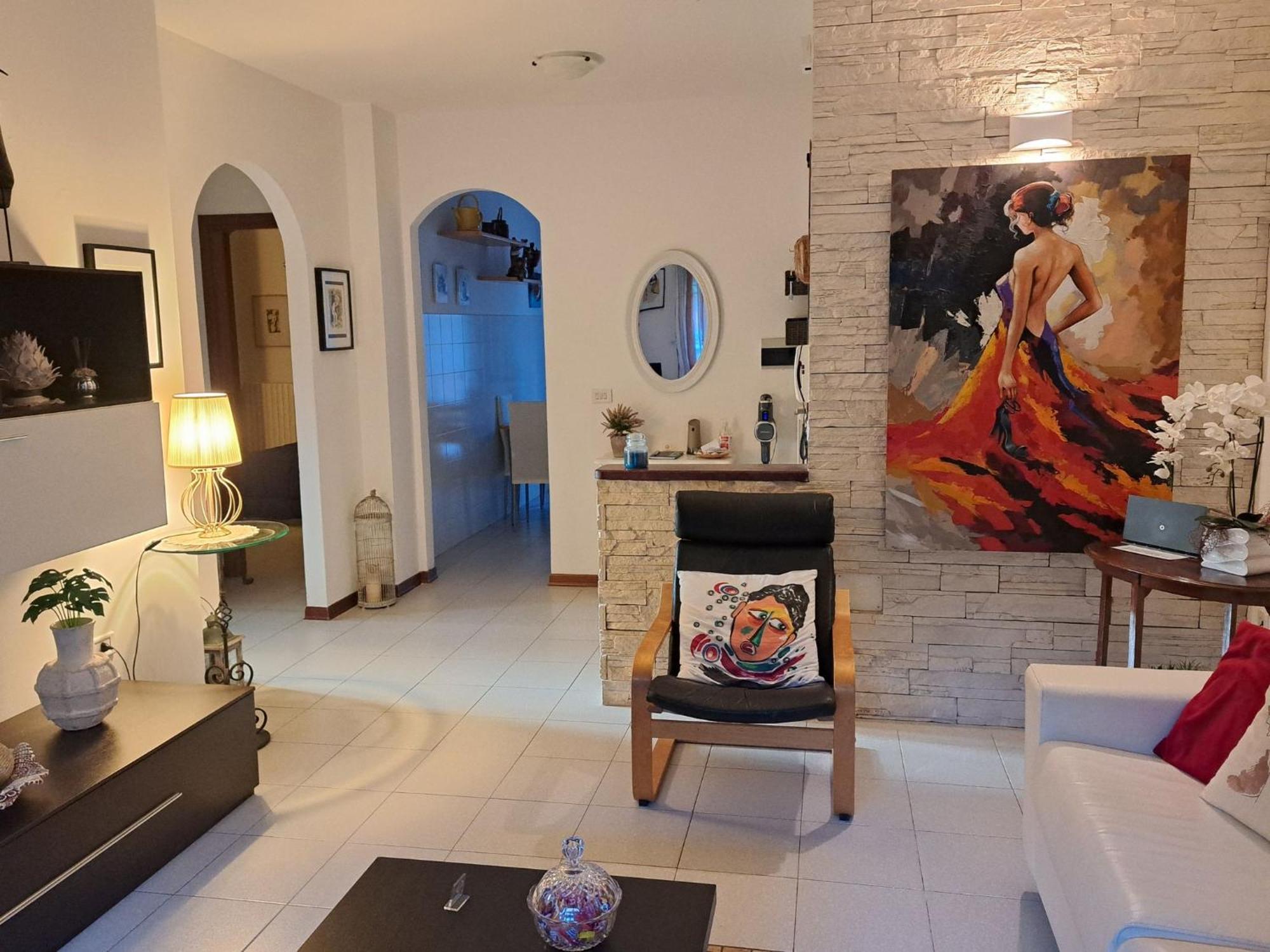 Casa Vacanze Viaggi Dipinti มอนเตเรนซิโอ ภายนอก รูปภาพ