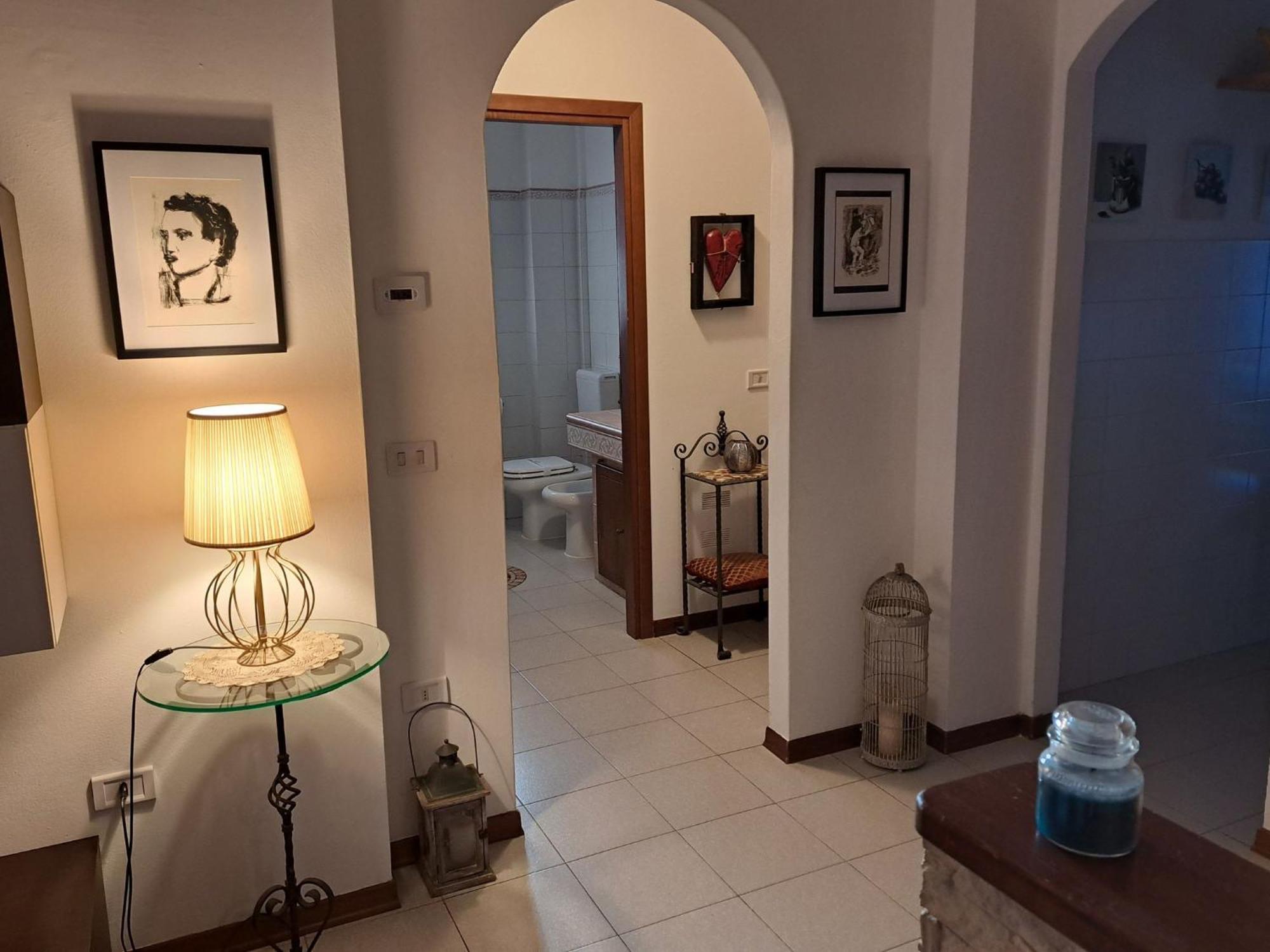 Casa Vacanze Viaggi Dipinti มอนเตเรนซิโอ ภายนอก รูปภาพ