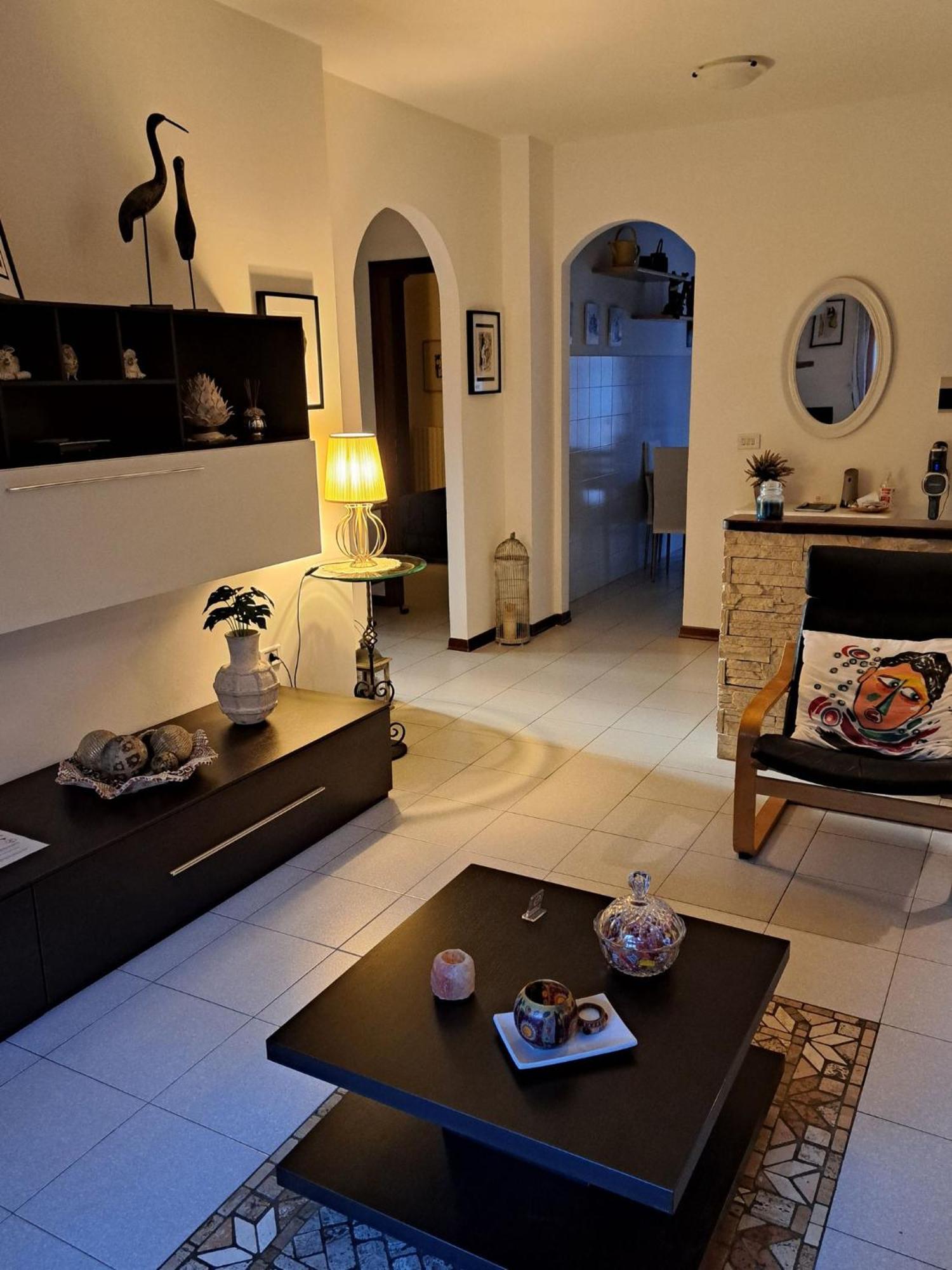Casa Vacanze Viaggi Dipinti มอนเตเรนซิโอ ภายนอก รูปภาพ