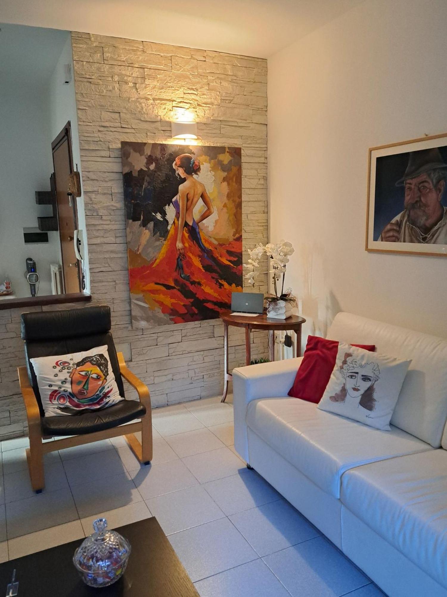 Casa Vacanze Viaggi Dipinti มอนเตเรนซิโอ ภายนอก รูปภาพ